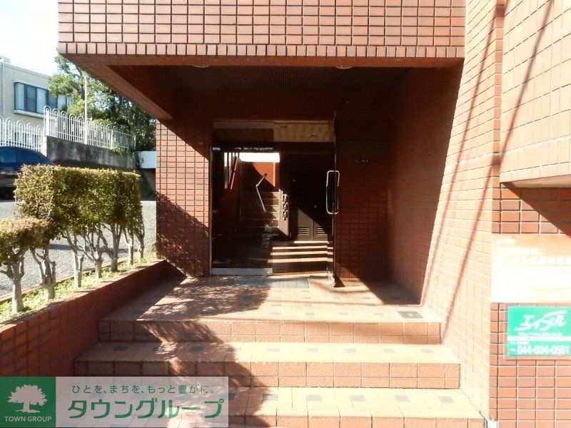 エントランス　★お部屋探しはタウンハウジング稲田堤店まで★