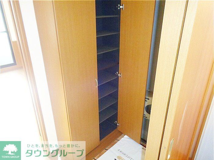 玄関　お問合せはタウンハウジングまで！※現地待合わせ相談可能