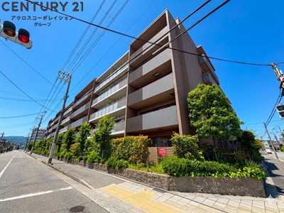 建物外観　オートロック完備で安心のセキュリティ♪