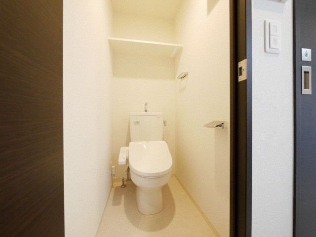 トイレ　落ち着いた空間のトイレです