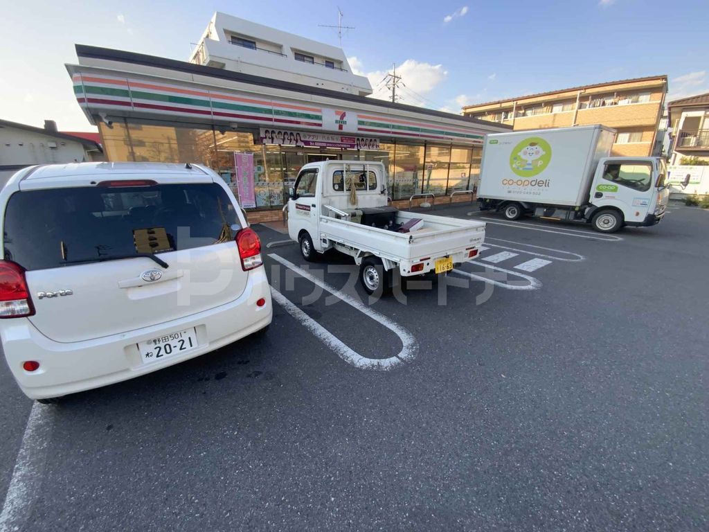 コンビニ　セブンイレブン新松戸5丁目店（コンビニ）まで500m
