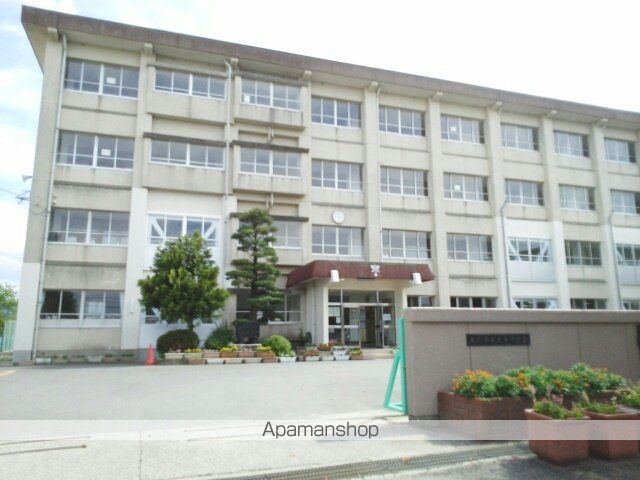 中学校　大東中学校（中学校）まで300m