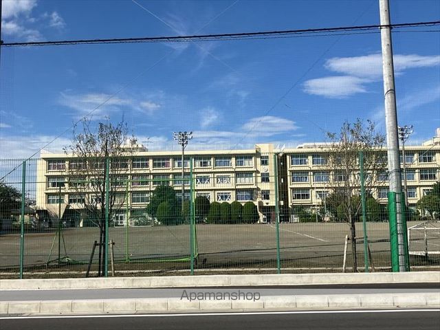中学校　座間市立東中学校（中学校）まで910m