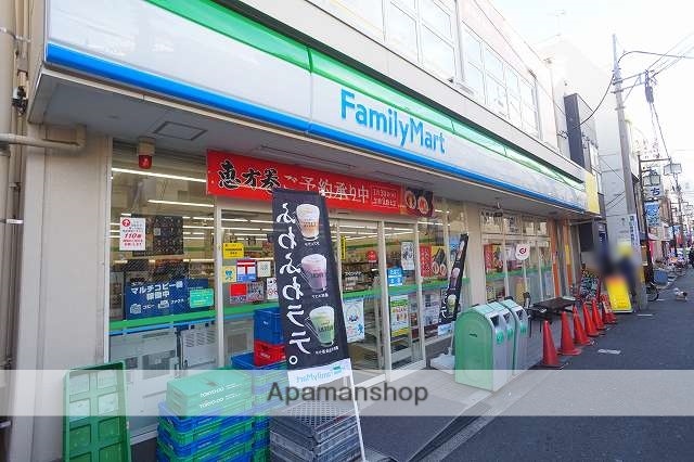コンビニ　ファミリーマート（コンビニ）まで435m
