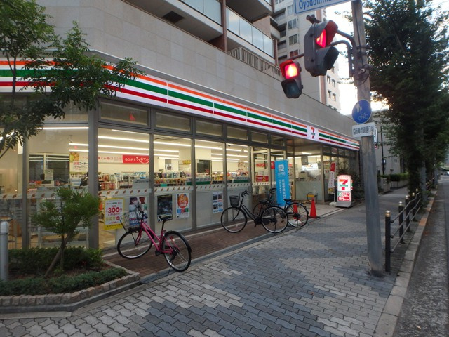 コンビニ　セブンイレブン 梅田スカイビル東店（コンビニ）まで613m