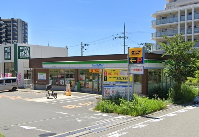 コンビニ　ファミリーマート　豊中上新田（コンビニ）まで669m