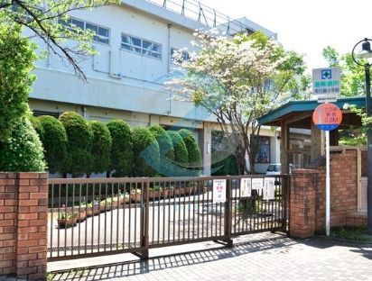 小学校　市川市立南行徳小学校（小学校）まで570m