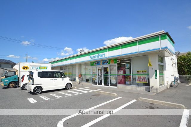 コンビニ　ファミリーマート（コンビニ）まで459m