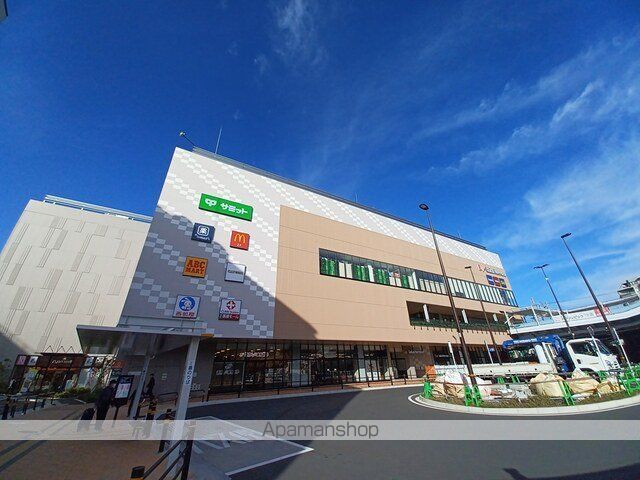 ショッピングセンター　ららテラス北綾瀬（ショッピングセンター）まで550m