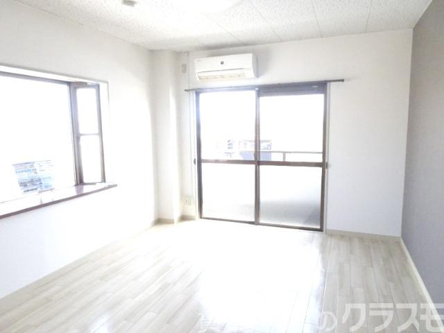 居室・リビング　明るいお部屋です♪
