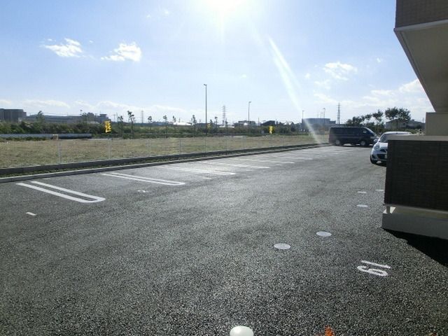 駐車場　敷地内専用駐車場