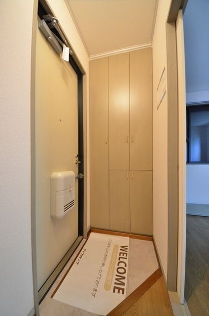 玄関　★お部屋探しは株式会社タウンハウジング東京、京王八王子店で…