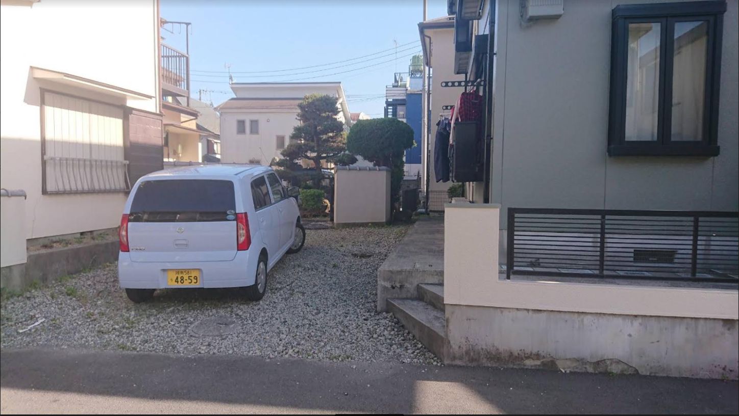 駐車場　ネット無料。車をお持ちの方に嬉しい駐車場付きの物件です