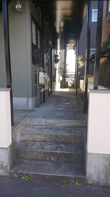 エントランス　ネット無料。エントランスです