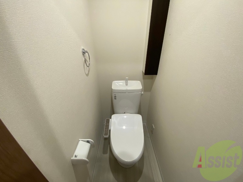 トイレ　こちらはトイレになります。ウォシュレット機能付です。