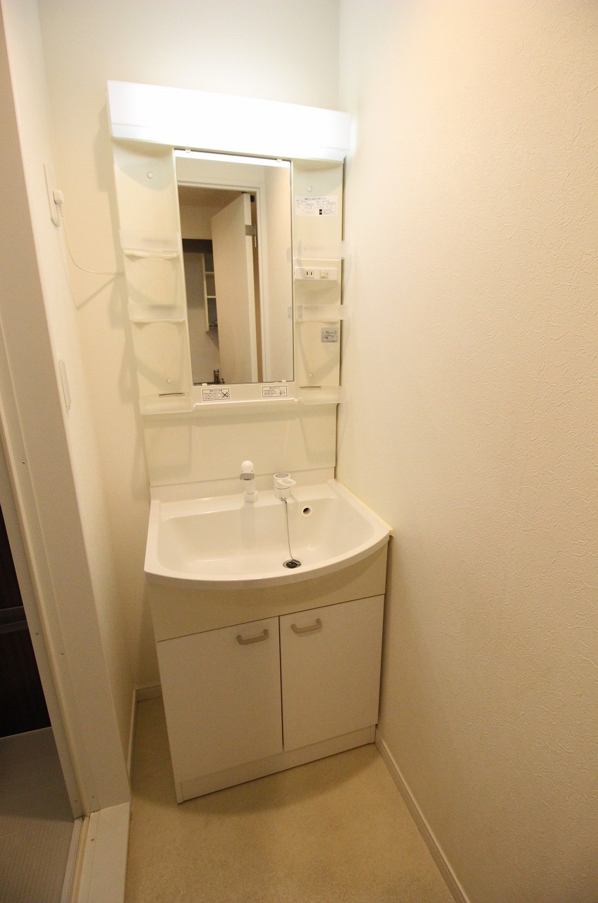 洗面設備　別の部屋の写真です