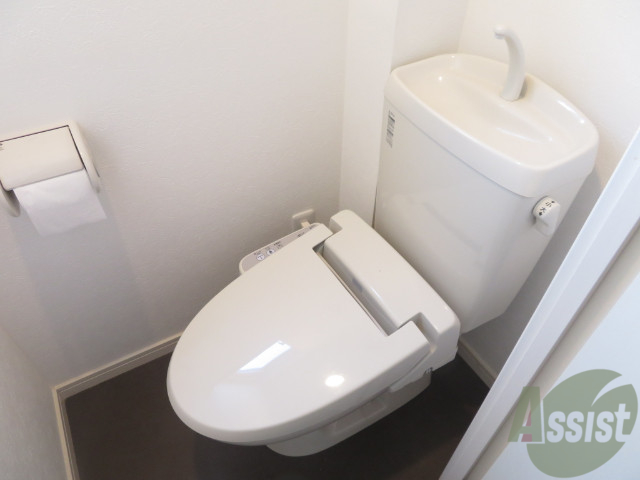 トイレ　こちらはトイレです。清潔感があり、安心して使用できます。