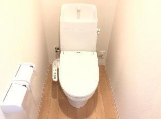 トイレ　※別号室の参考写真