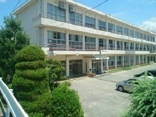小学校　塩津小学校（小学校）まで400m