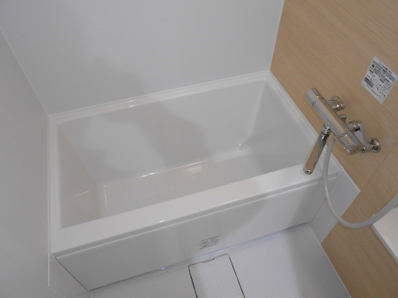 バス・シャワールーム　浴室も新品になっております。
