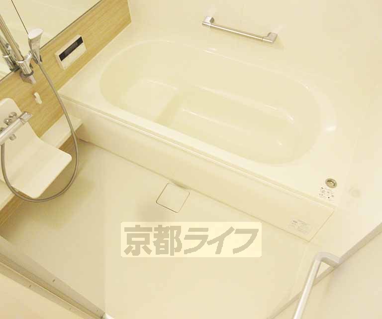 バス・シャワールーム　一坪タイプで足を伸ばせます