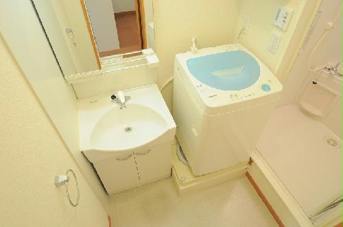 洗面設備　うれしい独立洗面台付き