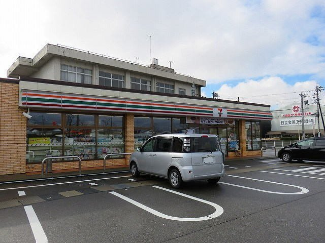 コンビニ　セブンイレブン 小矢部津沢店（コンビニ）まで289m