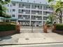 中学校　足立区立加賀中学校（中学校）まで862m