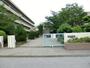 小学校　春日部市立藤塚小学校（小学校）まで190m