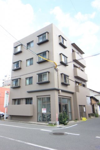 建物外観　落ち着いた雰囲気の外観です