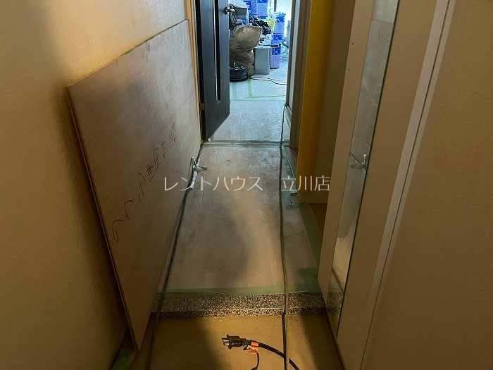 玄関　同タイプ参考写真