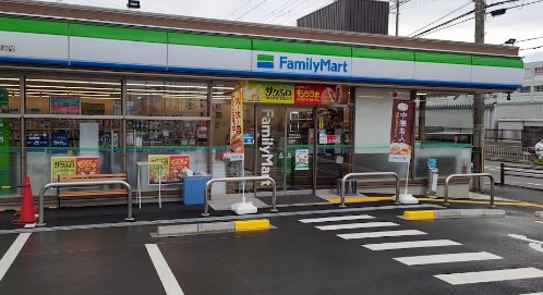 コンビニ　コンビニ（コンビニ）まで20m