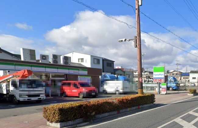コンビニ　コンビニ（コンビニ）まで425m