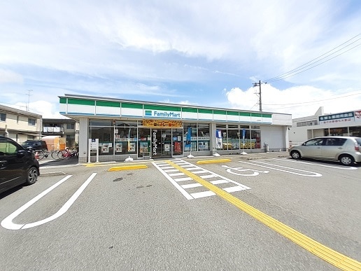 コンビニ　ファミリーマート 土佐高岡店（コンビニ）まで491m