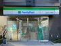コンビニ　ファミリーマート四谷三丁目店（コンビニ）まで276m