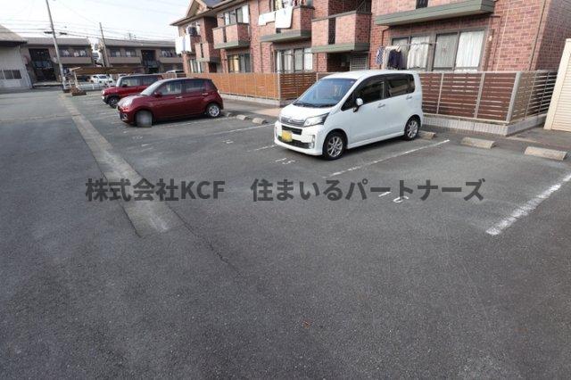 駐車場　駐車場に車を止められます