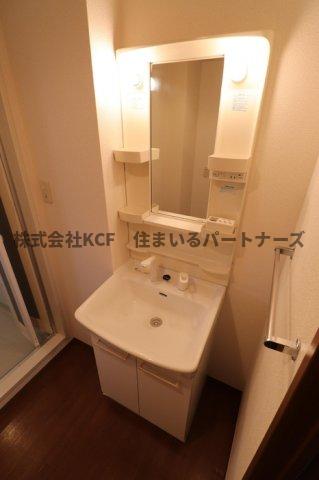 洗面設備　スペースが確保できる洗面所です