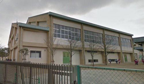 小学校　荒木小学校（小学校）まで719m
