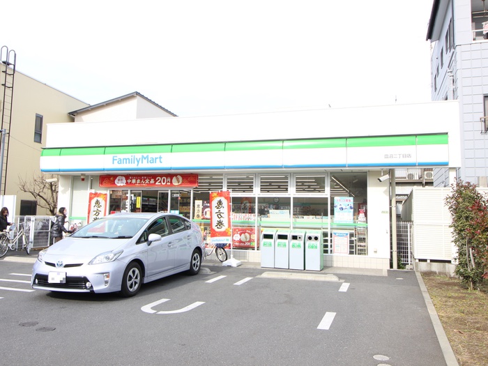 コンビニ　ファミリーマート（コンビニ）まで494m