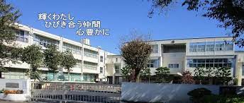 小学校　東村山市立久米川小学校（小学校）まで307m