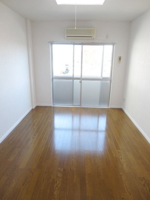 居室・リビング　★洋室6.6帖のお部屋です　※別部屋のお写真です★