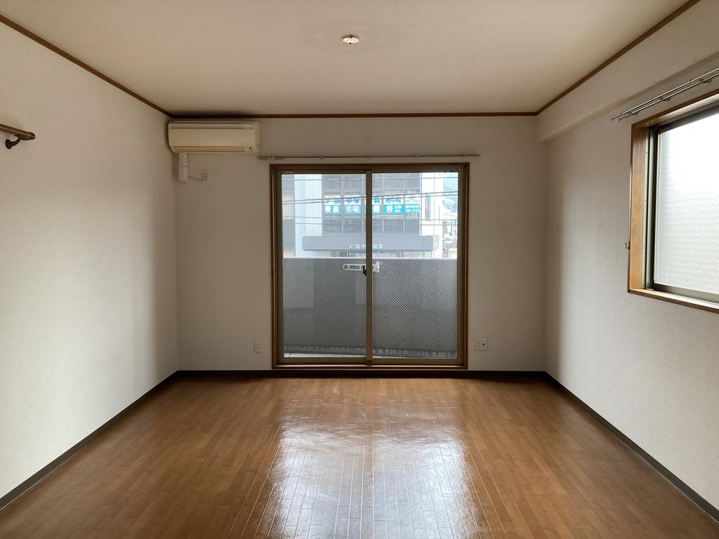 FH.MEビルの居間写真