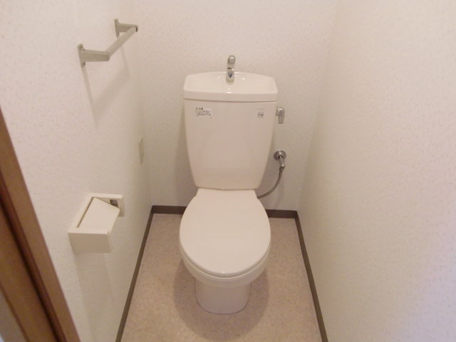 トイレ　参考写真（同建物別部屋のものです）