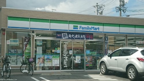 コンビニ　ファミリーマート 千種汁谷店（コンビニ）まで469m
