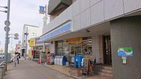 コンビニ　ローソン 浦安猫実四丁目店（コンビニ）まで394m