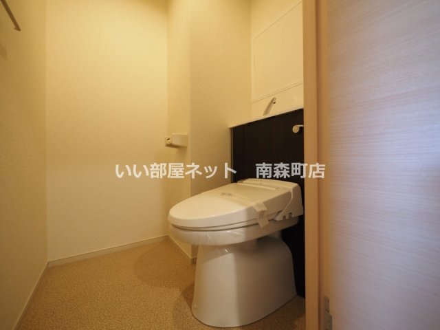 ＪＲ大阪環状線 福島駅 徒歩13分 6階建 築12年のトイレ写真