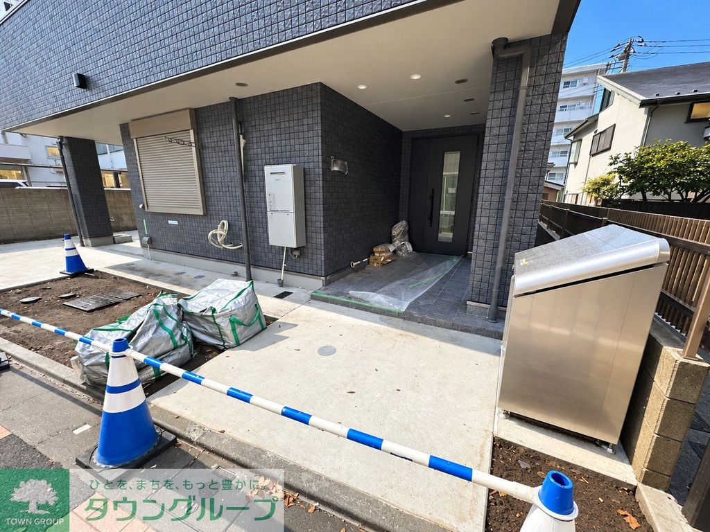 エントランス　駐車場