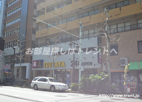 レンタルビデオ　TSUTAYA 新大久保店（レンタルビデオ）まで840m