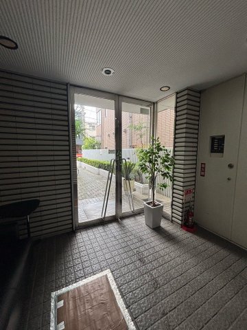 ロビー　落ち着いたロビーです
