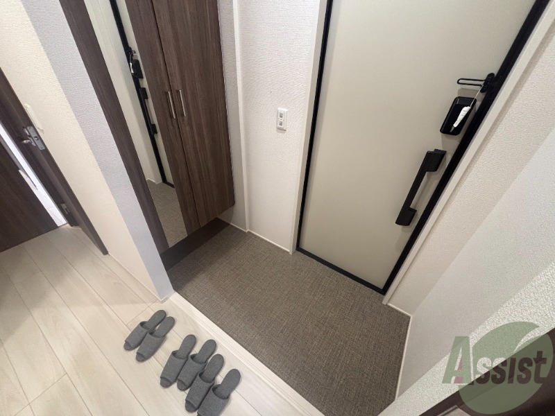 D-ROOM八軒小路の玄関写真